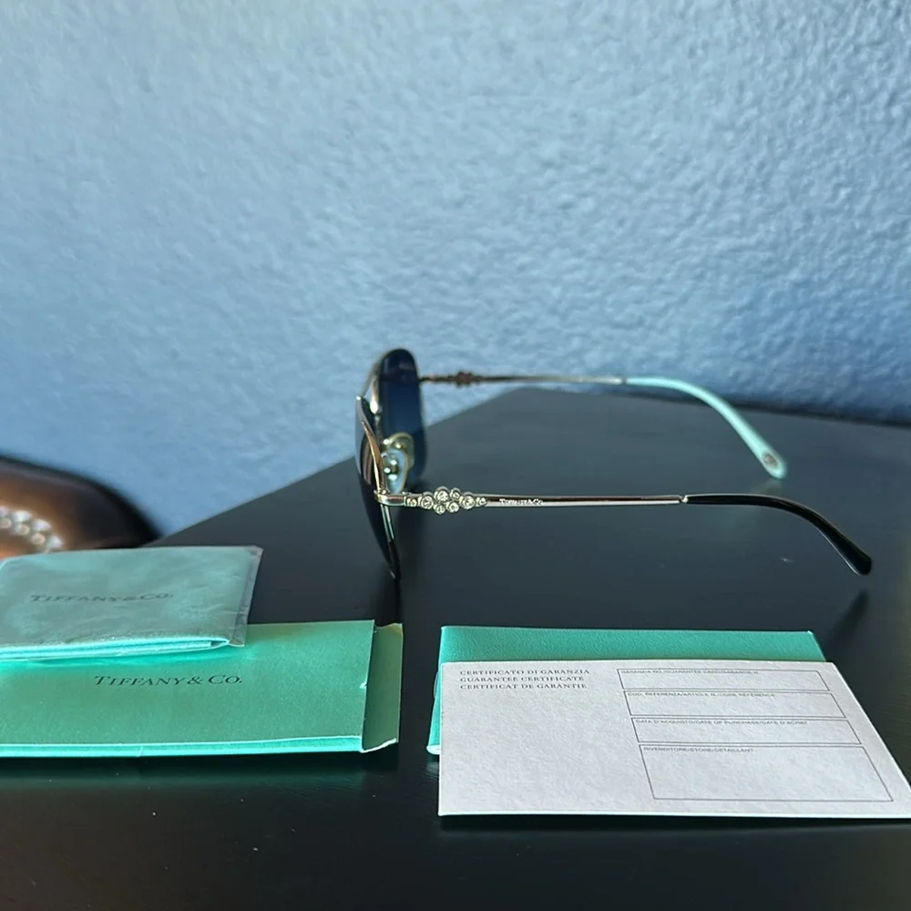 Tiffany Polarized Sunglasses - Picture 3 of 7
